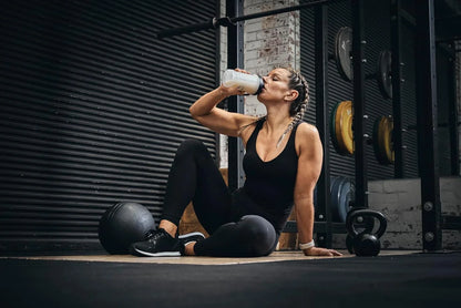 Contigo Shake & Go 2.0 Protein Shaker Bottle with Mixer Ball | Large BPA Free Blender | Ideal for Protein Powder, Nutrition Shakes or Smoothies |Leak Proof Shake Sports Bottle | Salt | 590 ml